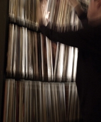 © Wolfgang Bachschwöll Wolfgang Bachschwöll zu Hause, Platten über Platten